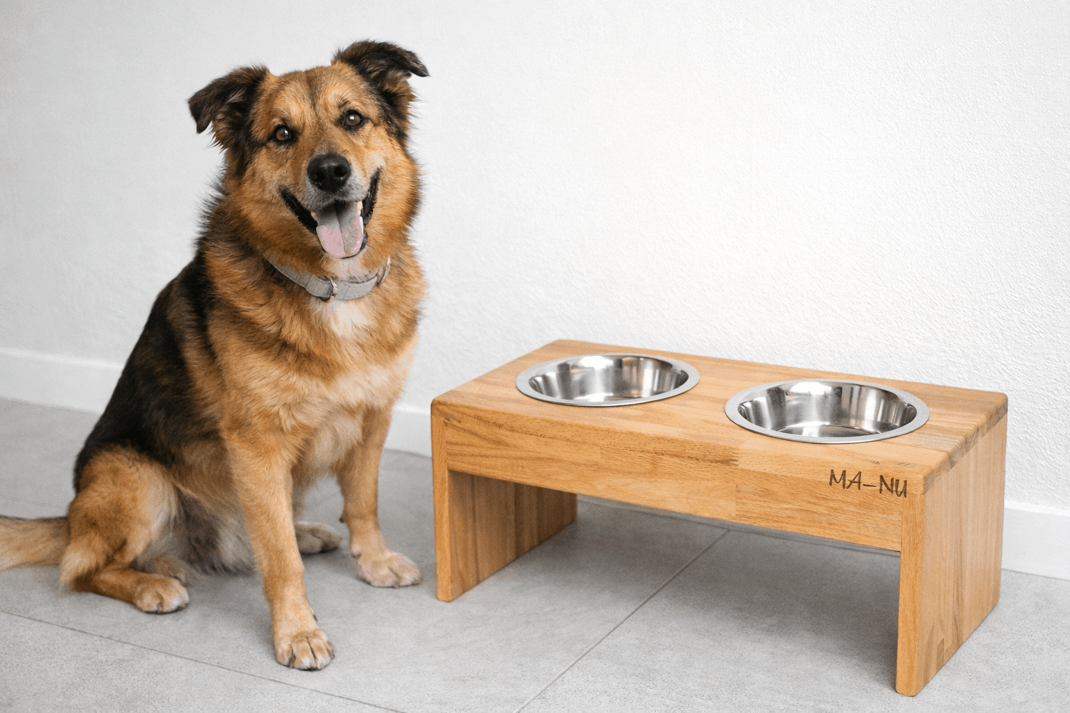 pes | Stojan na psí misky MA-NU | Empty